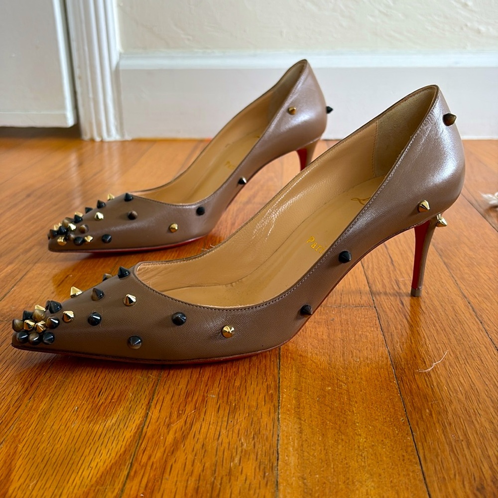 Christian Louboutin Spiked Pointed Toe Stiletto Pumps Women's Size 37.5 - Picture 2 of 7
